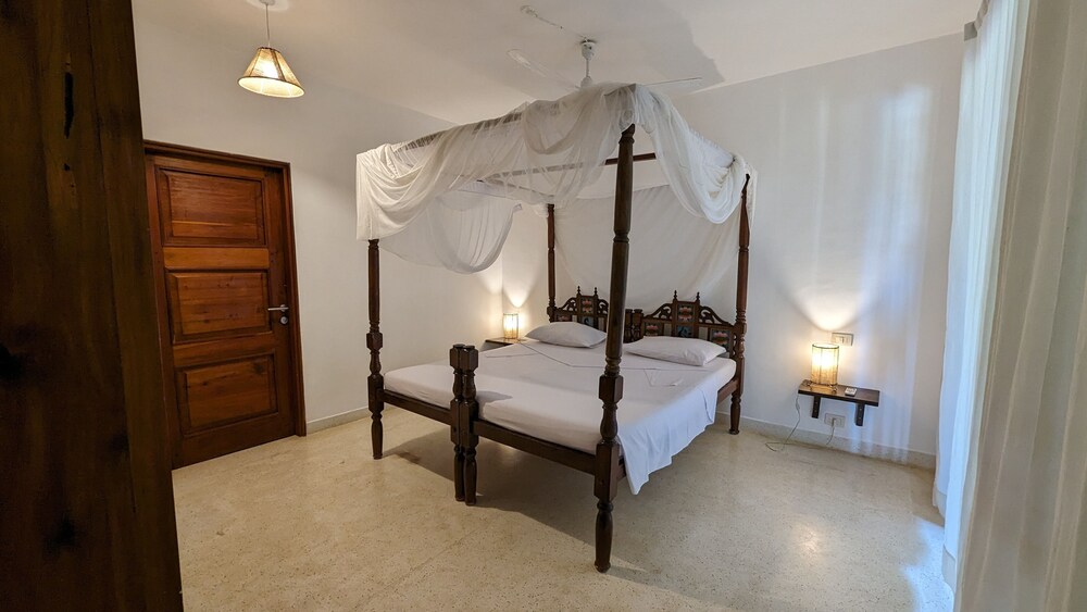 

Bari - Malindi - Le Pleiadi