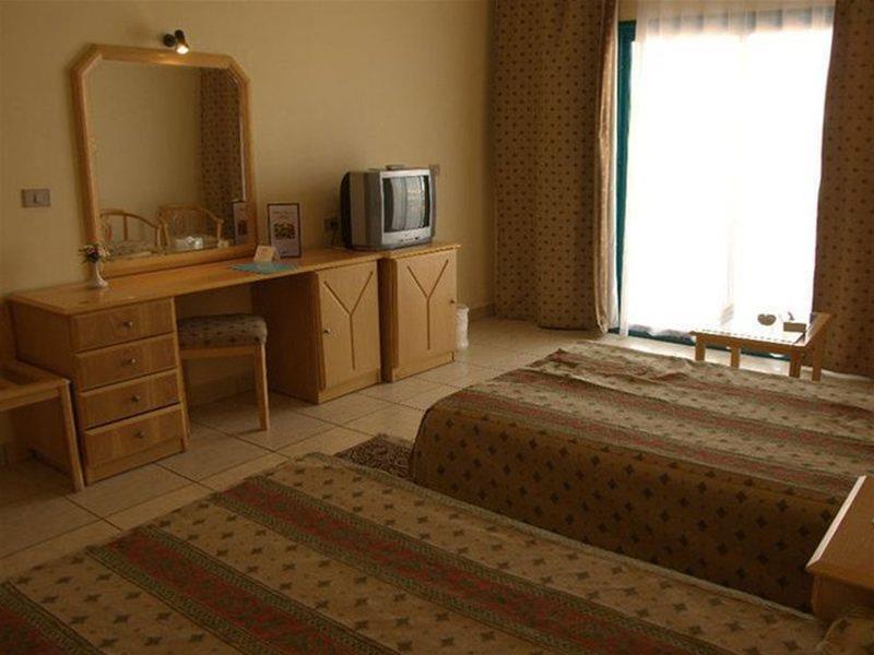 

Reggio Calabria - Sharm El Sheikh - Sharm Cliff Resort