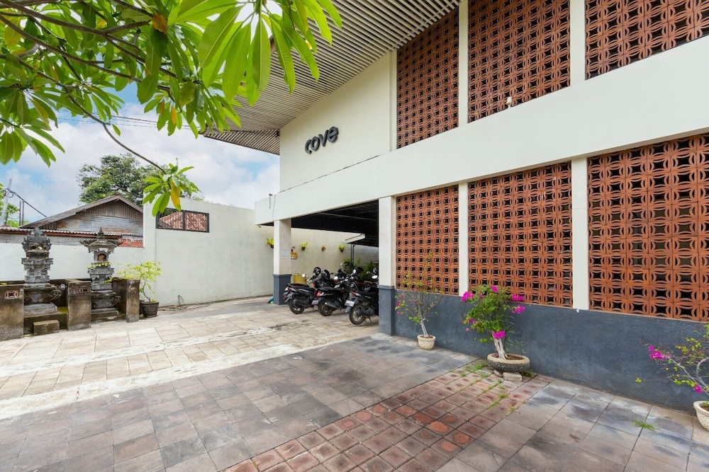 

Napoli - Sanur Beach - Cove Matahari Senja