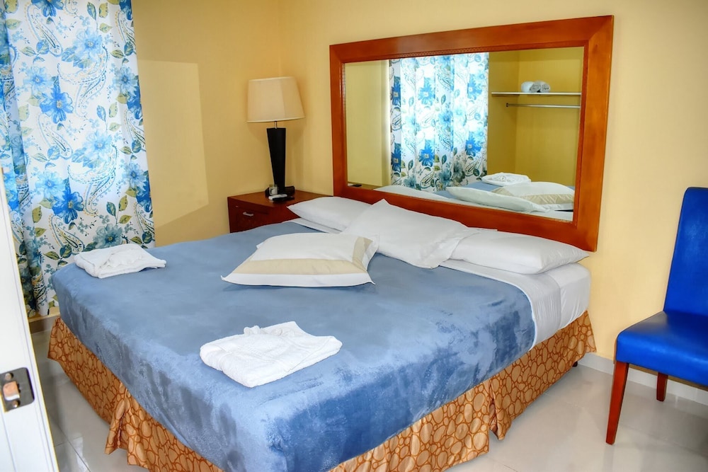 

Milano - Palm Beach - Sandra Tours