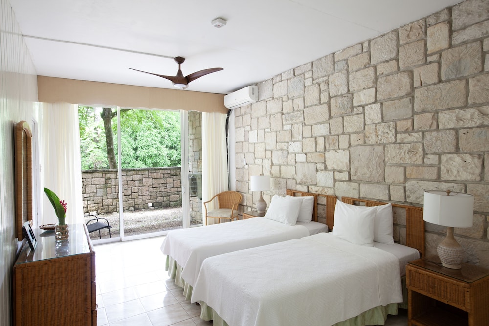 

Bologna - Port Antonio - Frenchman's Cove Resort