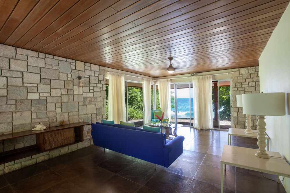 

Bologna - Port Antonio - Frenchman's Cove Resort