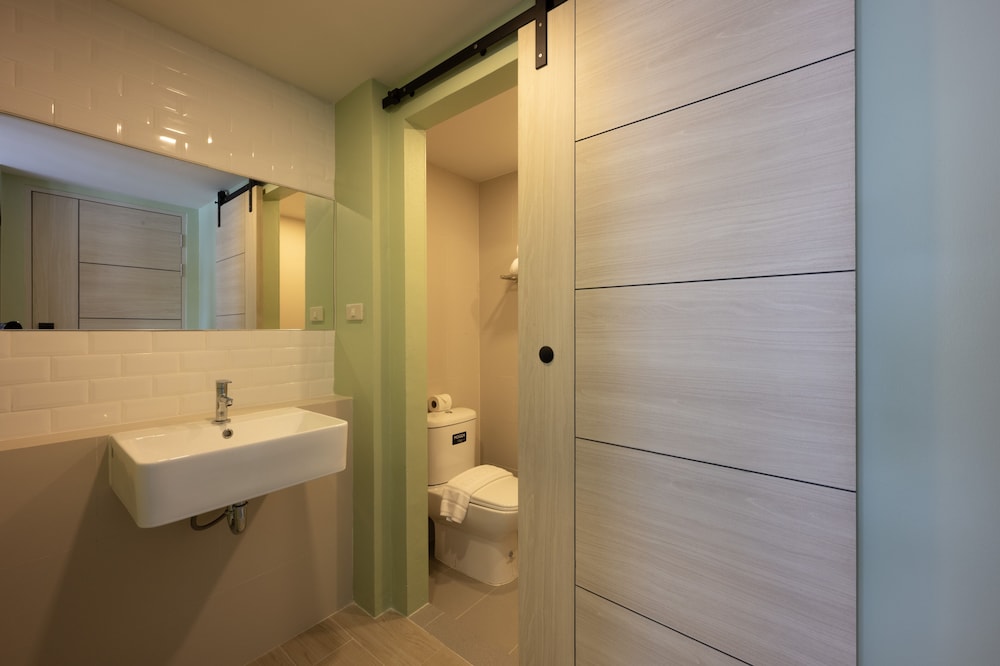 

Venezia - Panwa Beach - Chamemon Bed Phuket Town