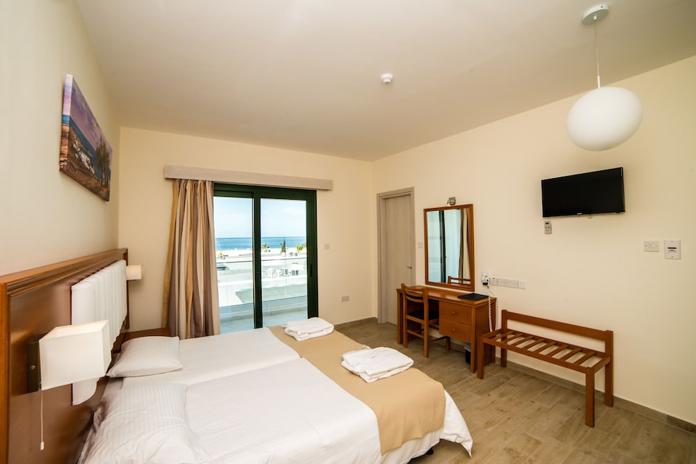 

Bologna - Khlorakas - Kefalos Beach Tourist Village