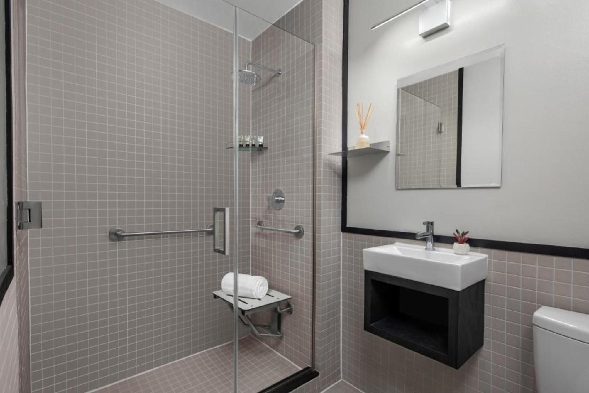 

Roma - Hoboken - The Baltic Hotel
