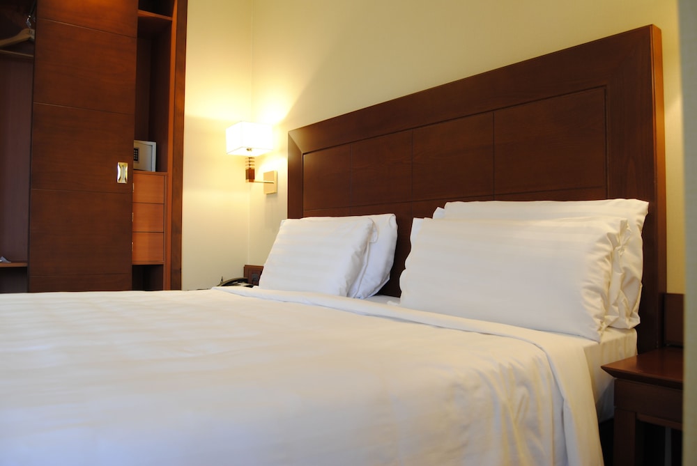 

Catania - Ciampino - Hotel Capannelle Roma