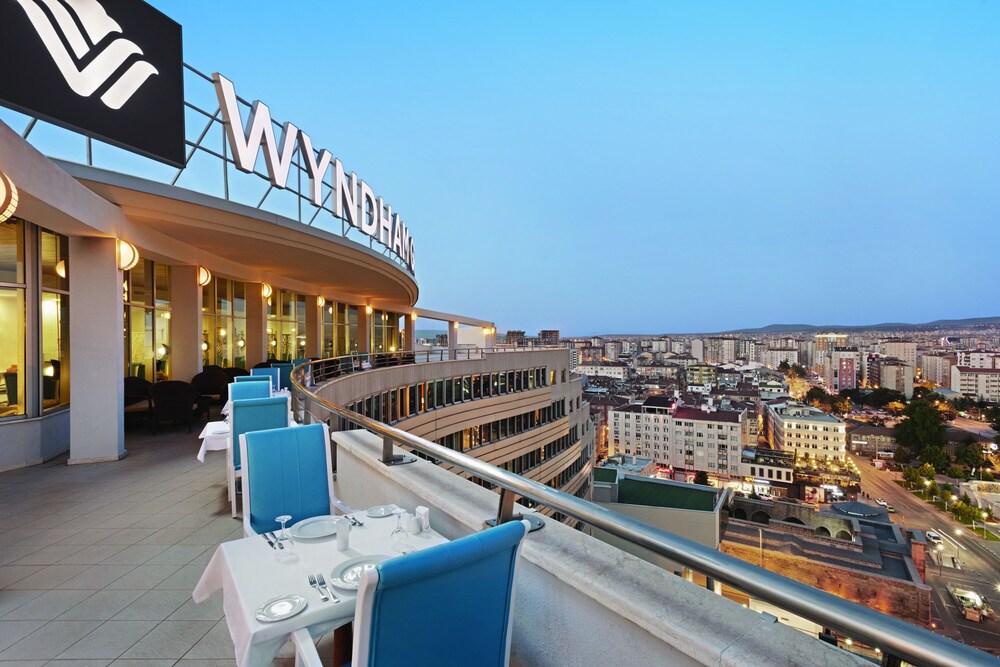 

Verona - Kayseri - Wyndham Grand Kayseri