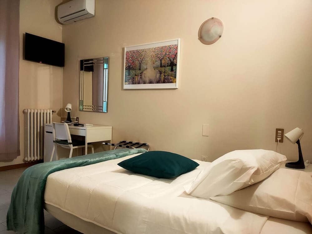 

Napoli - Pistoia - Hotel Il Boschetto