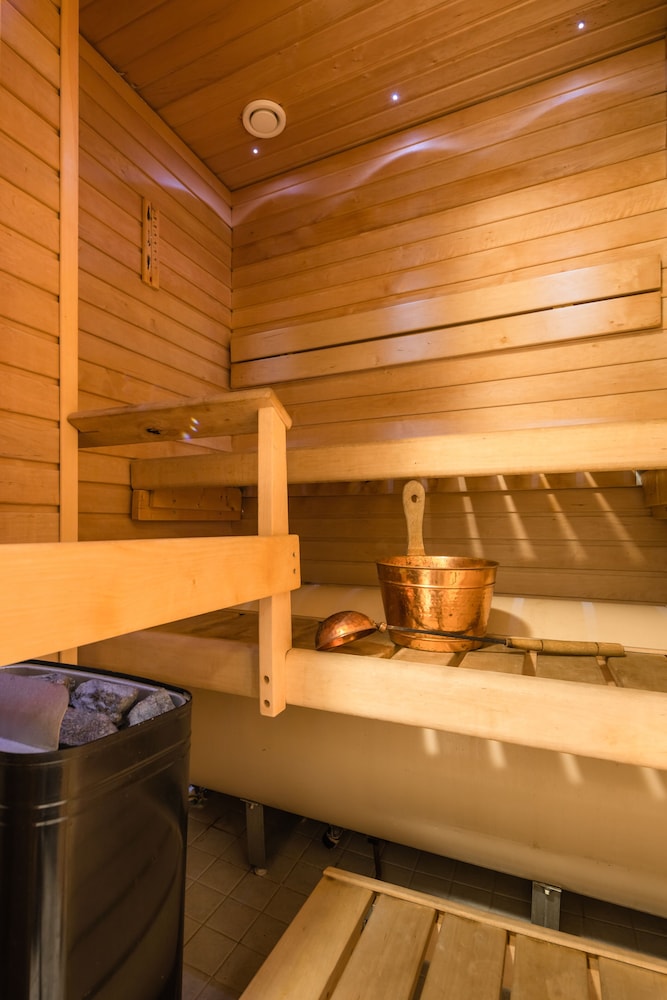 

Napoli - Levi - Lapland Hotels Sirkantähti