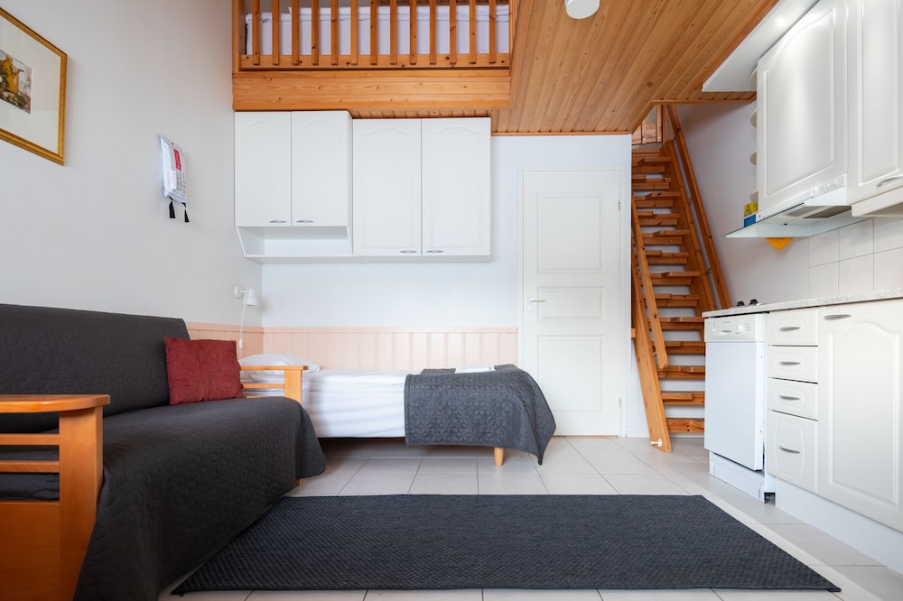 

Milano - Levi - Lapland Hotels Sirkantähti