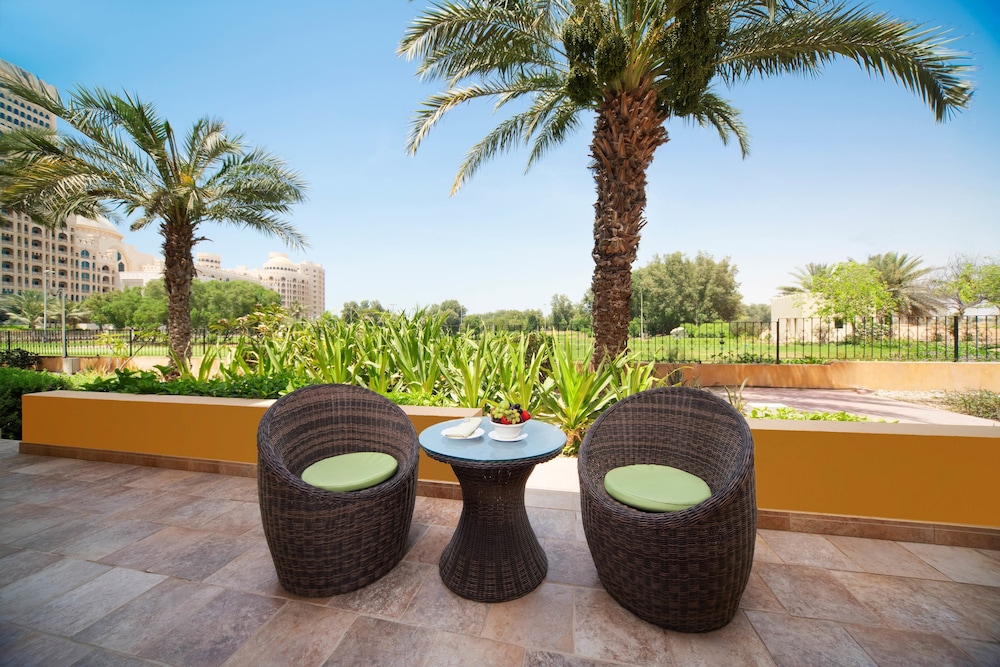 

Milano - Al Jazīrah al Ḩamrāʼ - Al Hamra Village Hotel