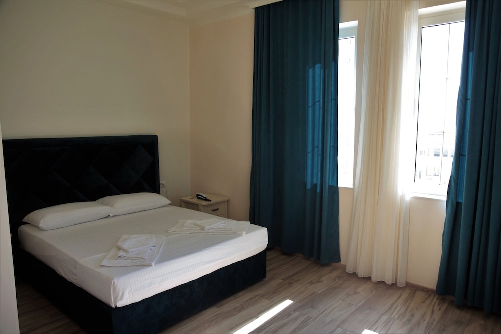 

Verona - Durrës - Hotel Veliera