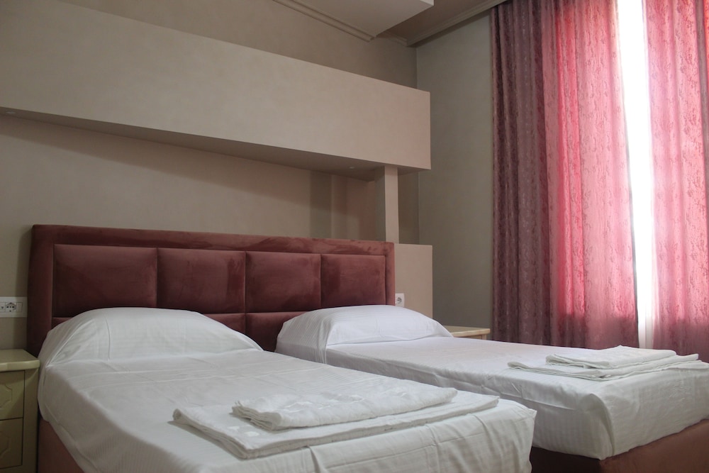 

Venezia - Durrës - Hotel Veliera