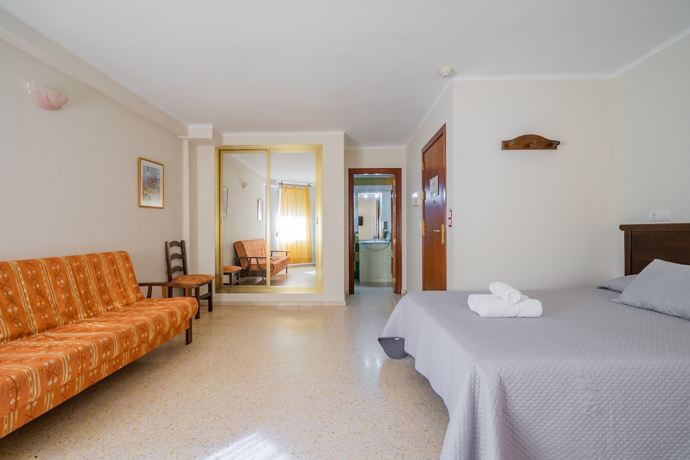 

Milano - Algarrobo-Costa - Hotel Velis