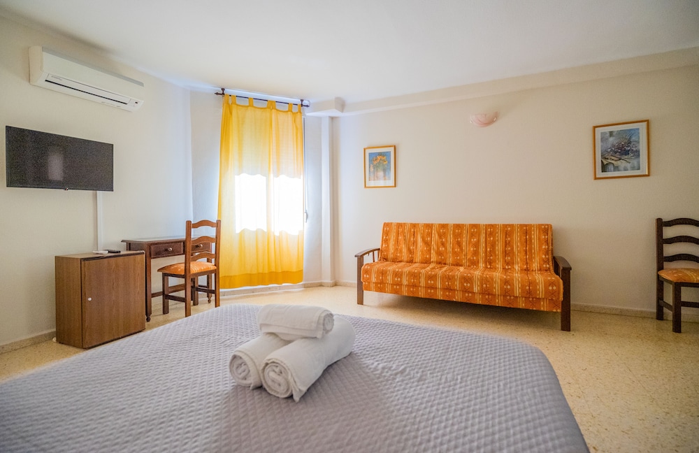 

Milano - Torre del Mar - Hotel Velis