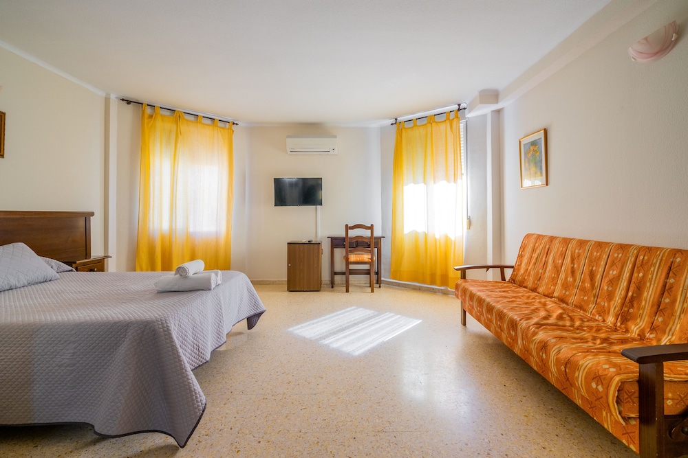 

Verona - Torre del Mar - Hotel Velis