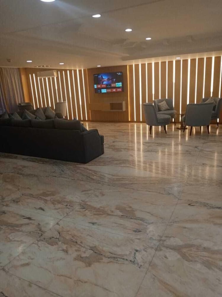 

Milano - Riad - Al Muteb Suites Khurais