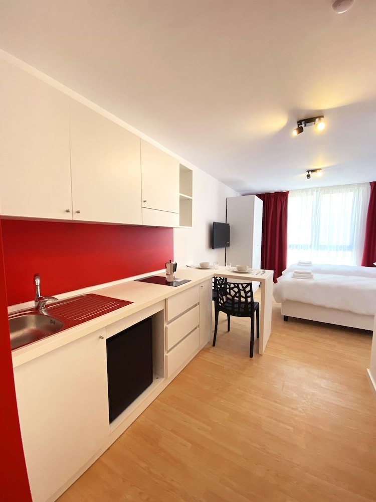 

Roma - Il-Gżira - Citizen Suites