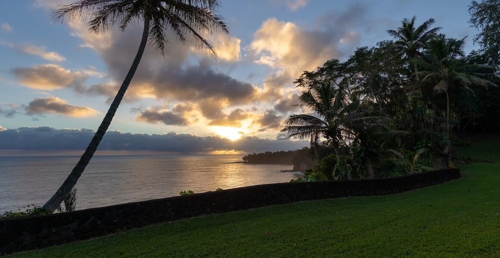 

Napoli - Honomu - Hamakua Hotel