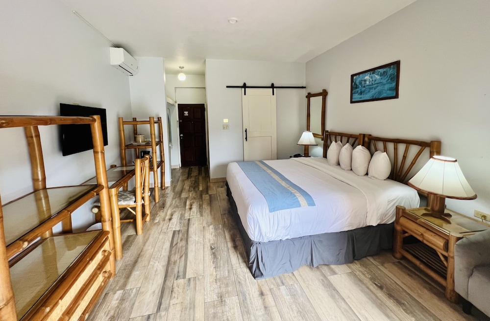 

Bari - Montego Bay - Toby's Resort
