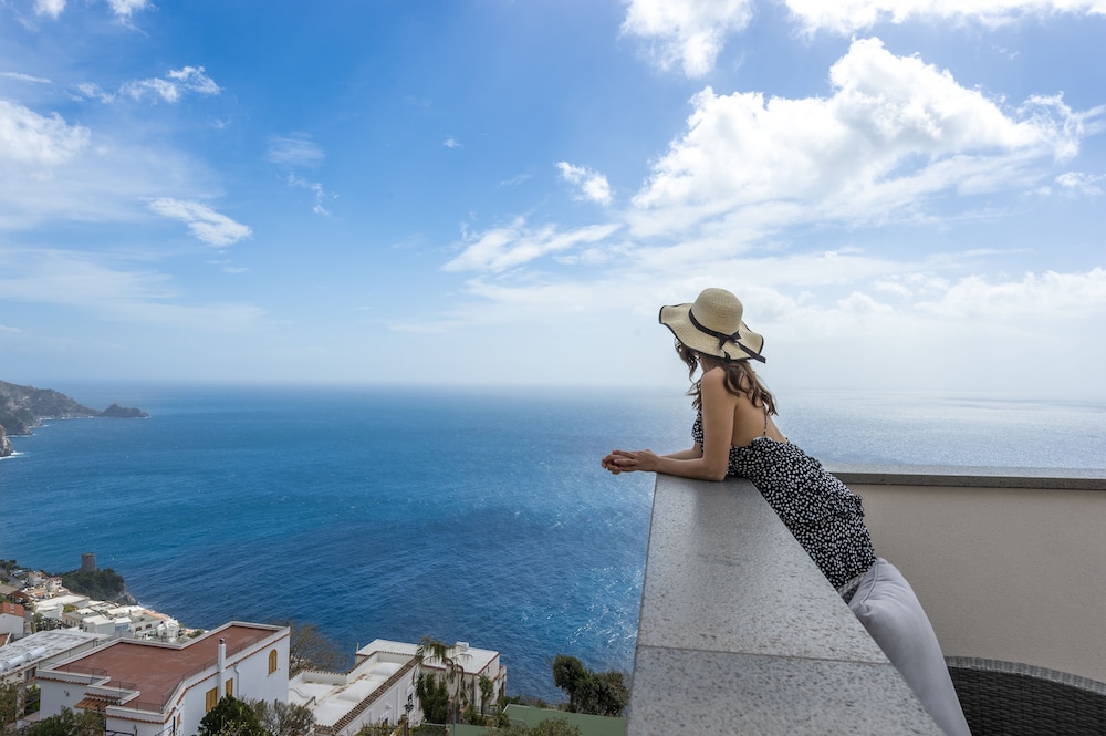 

Catania - Praiano - Albadamare Boutique Hotel