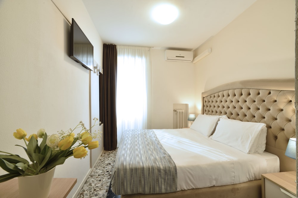 

Milano - Marina dʼAndora - Hotel Ristorante La Marina Mhotelsgroup