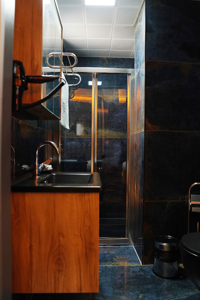 

Trieste - Beylikduzu - GreenWich Hotel