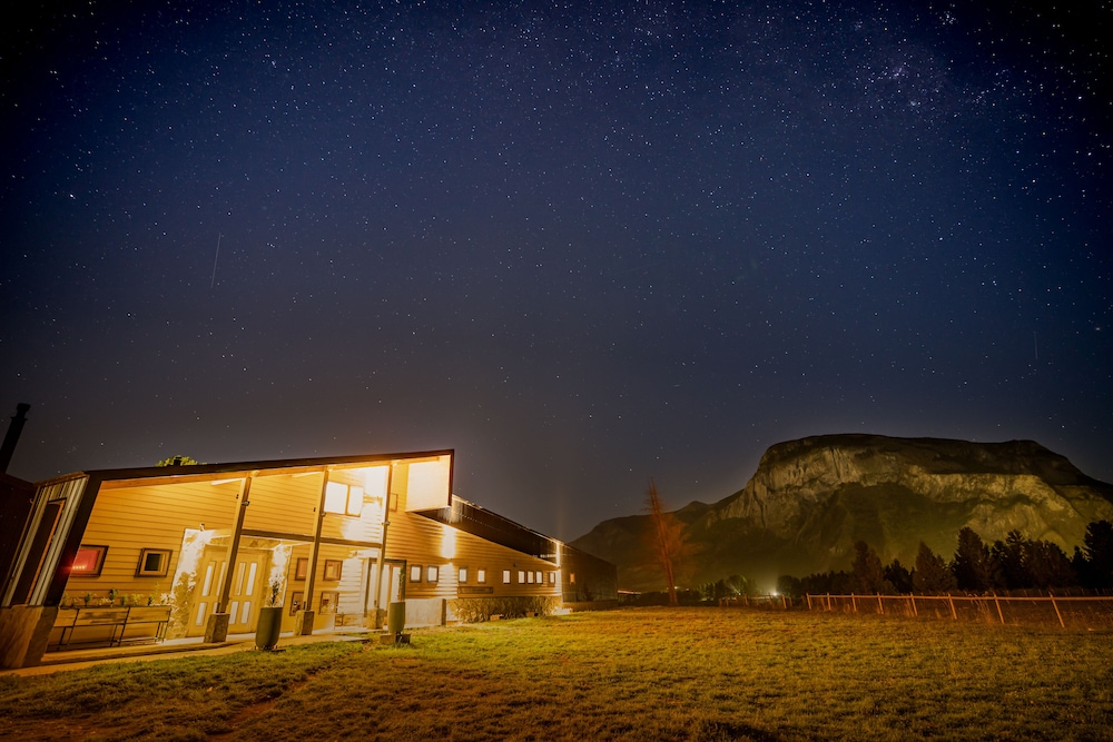 

Bologna - Coihaique - Calafate Apart Hotel