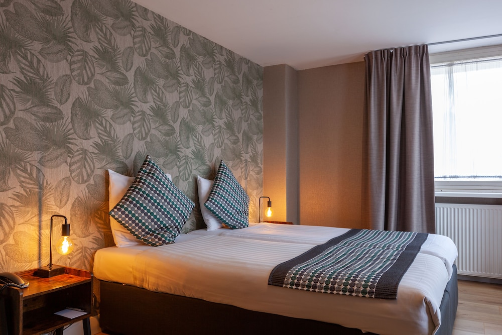 

Milano - Mijdrecht - Amsterdam Hotel Uithoorn