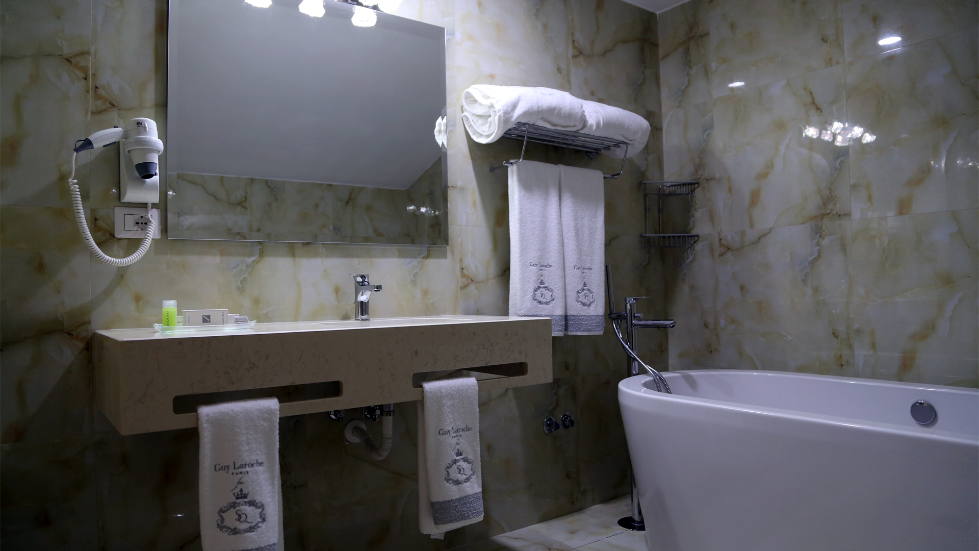 

Verona - Sarandë - Santa Quaranta Premium Resort