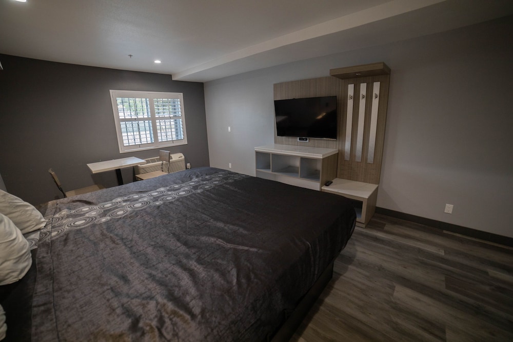 

Roma - Downey - Travelodge By Wyndham Whittier