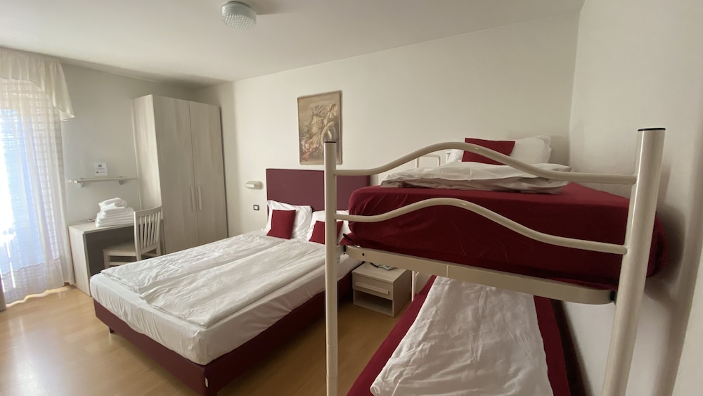 

Roma - Pinzolo - Casteluce Hotel Funivie