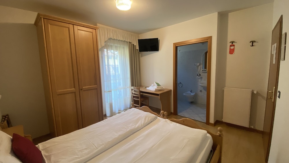 

Napoli - Pinzolo - Casteluce Hotel Funivie