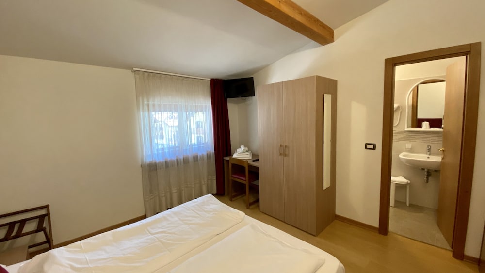 

Napoli - Pinzolo - Casteluce Hotel Funivie