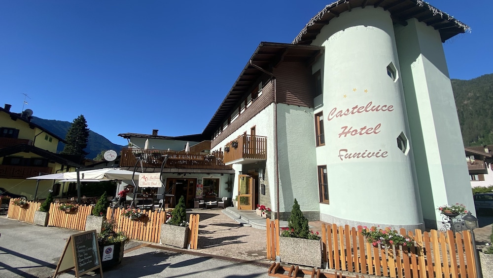 

Bari - Pinzolo - Casteluce Hotel Funivie