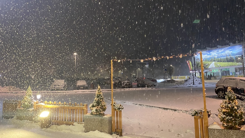 

Cagliari - Madonna di Campiglio - Casteluce Hotel Funivie
