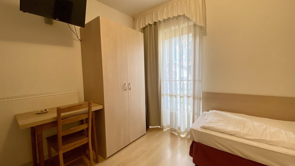

Milano - Pinzolo - Casteluce Hotel Funivie
