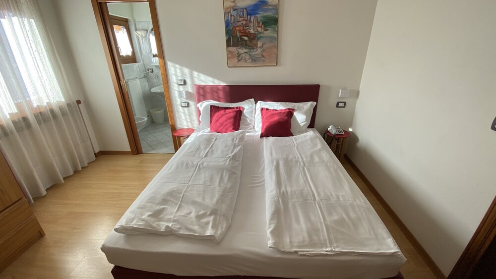 

Milano - Pinzolo - Casteluce Hotel Funivie