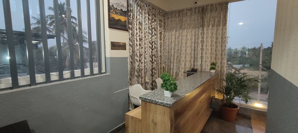 Hotel Amulya Regency