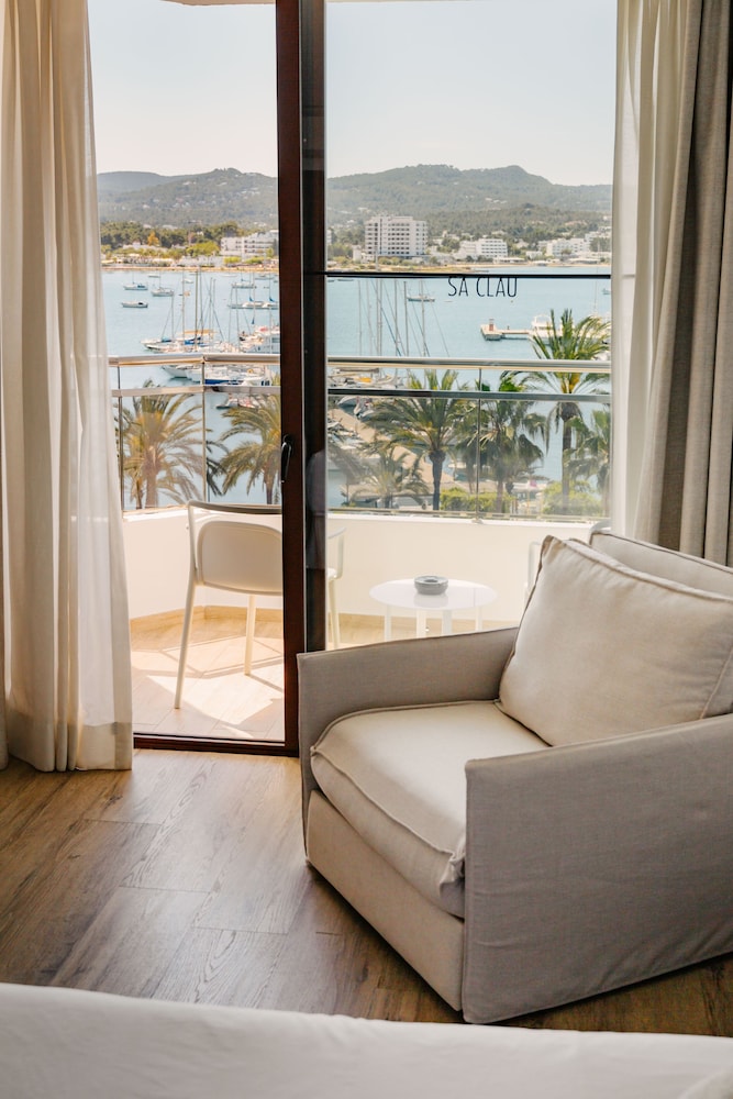 

Palermo - San Antonio de Portmany, Ibiza - Hotel Sa Clau by Mambo