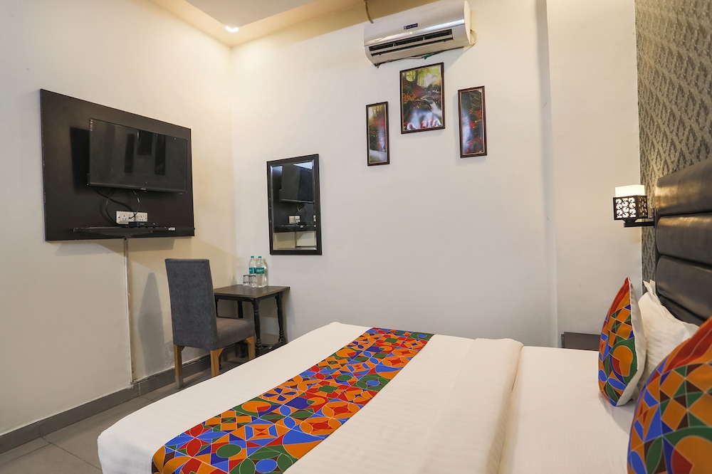 

Milano - Ghaziabad - FabHotel The Diamond
