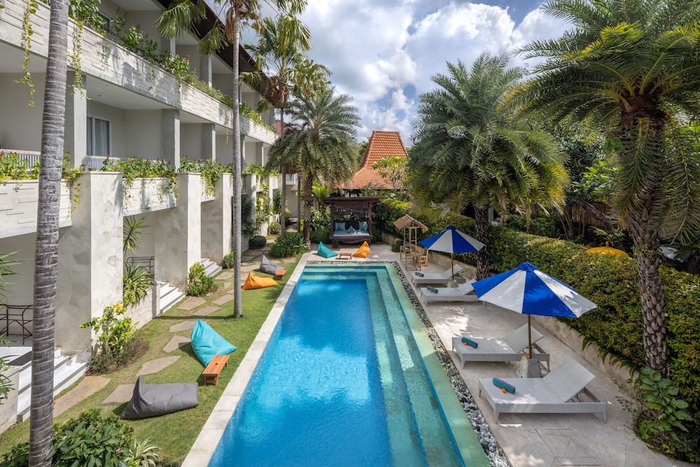 

Milano - Canggu - Tapa Tepi Kali Canggu