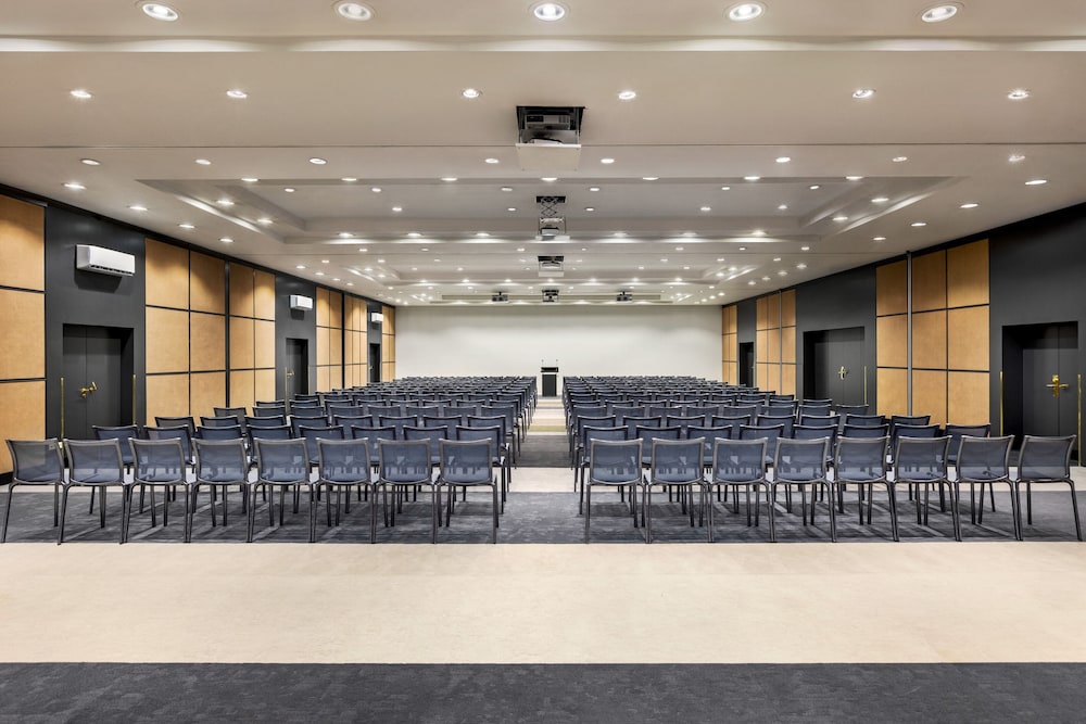 

Cagliari - Praga, Aeroporto Václav Havel - Vienna House by Wyndham Diplomat Prague