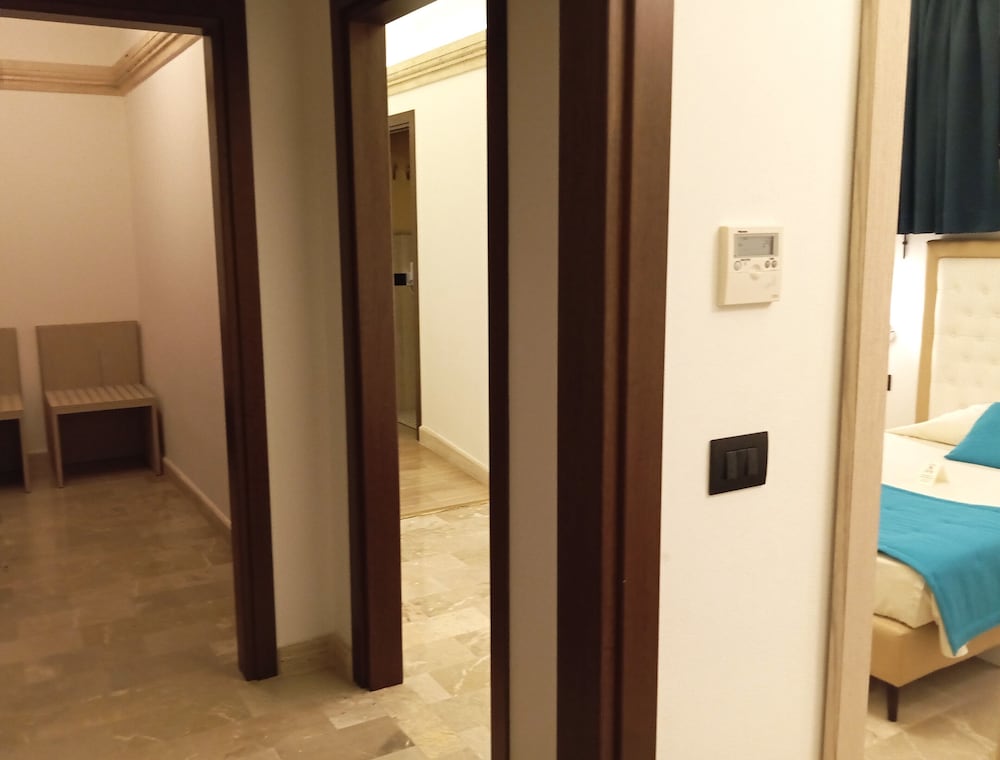 

Genova - Manduria - BHB Hotel