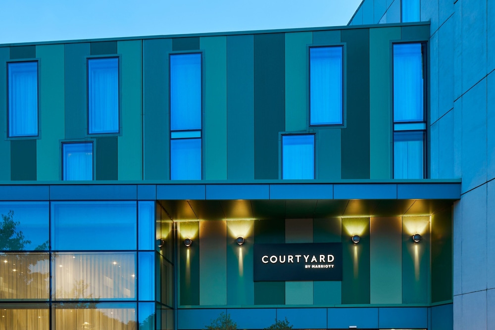 

Milano - Crawley - Courtyard by Marriott London Gatwick Airport