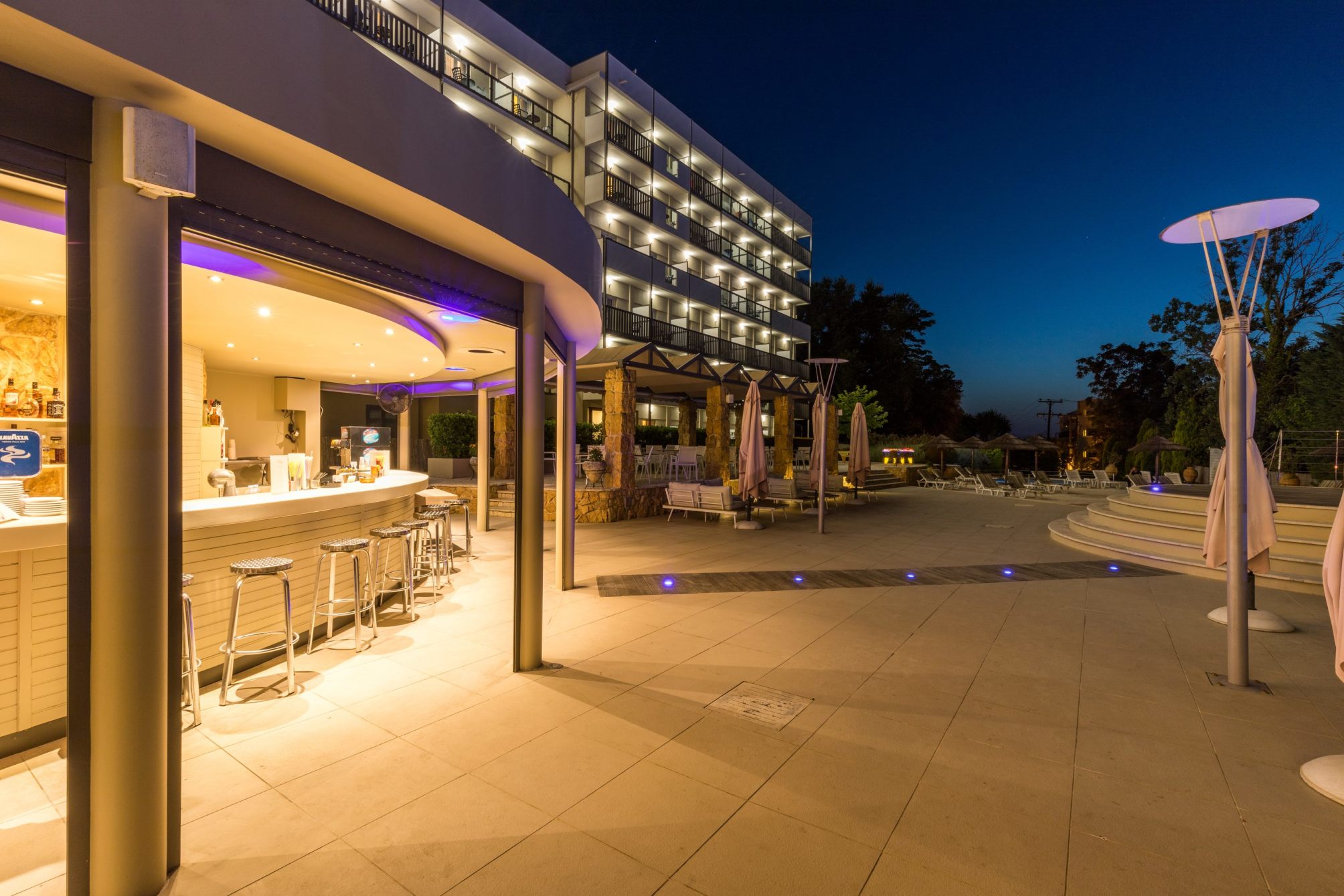 

Milano - Agios Gordios - Ariti Grand Hotel