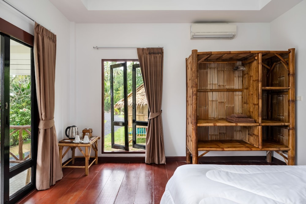 

Milano - Lipa Noi - Tropical Heavens Garden Samui