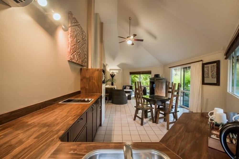 

Milano - Rarotonga - Crown Beach Resort & Spa