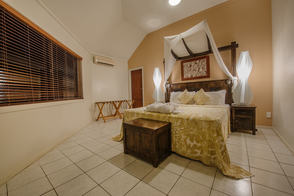 

Roma - Rarotonga - Crown Beach Resort & Spa