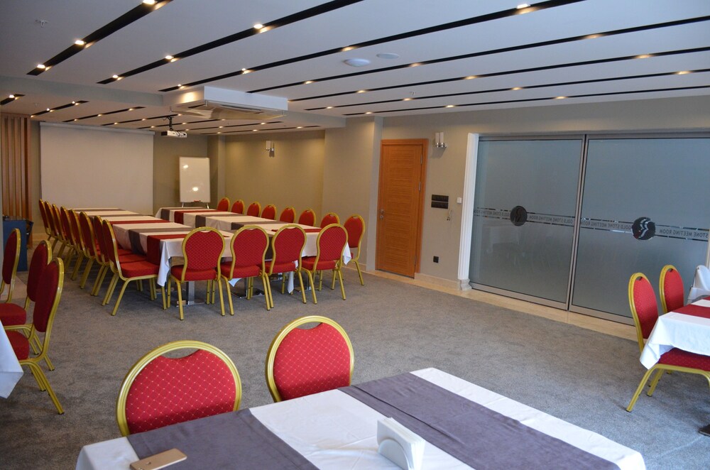 

Napoli - Gebze - Ramada Encore By Wyndham Gebze